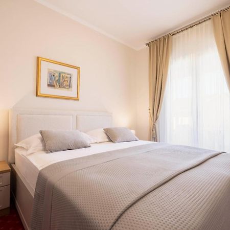 Aparthotel Villa Mozart Podgora Kültér fotó
